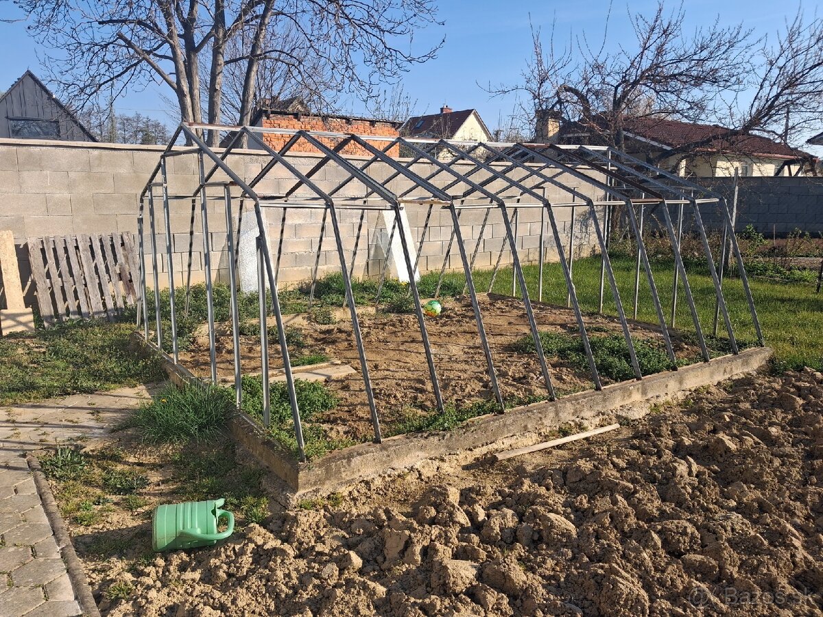 Predam konstrukciu na sklenik