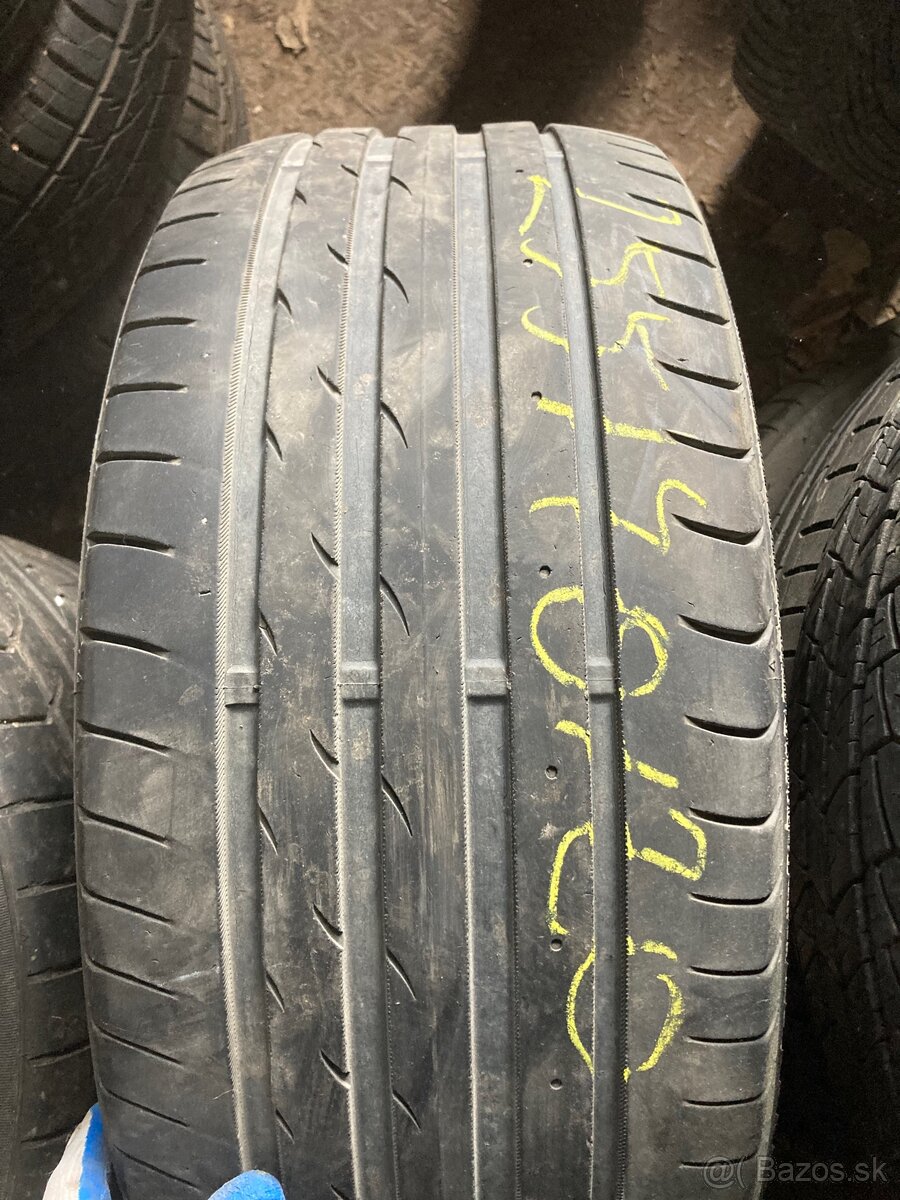 255/40R20 letne