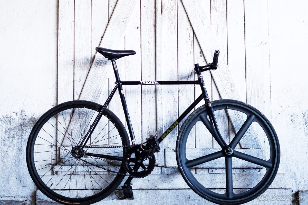 Fixie postavená na ráme Viner, columbus sl, v style keirin