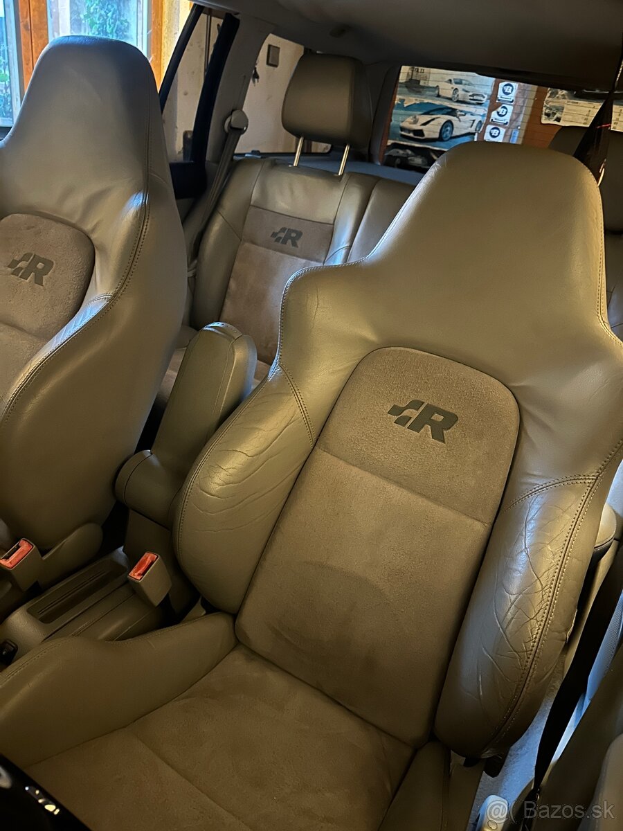 Sedačky König Golf R32 5dver.