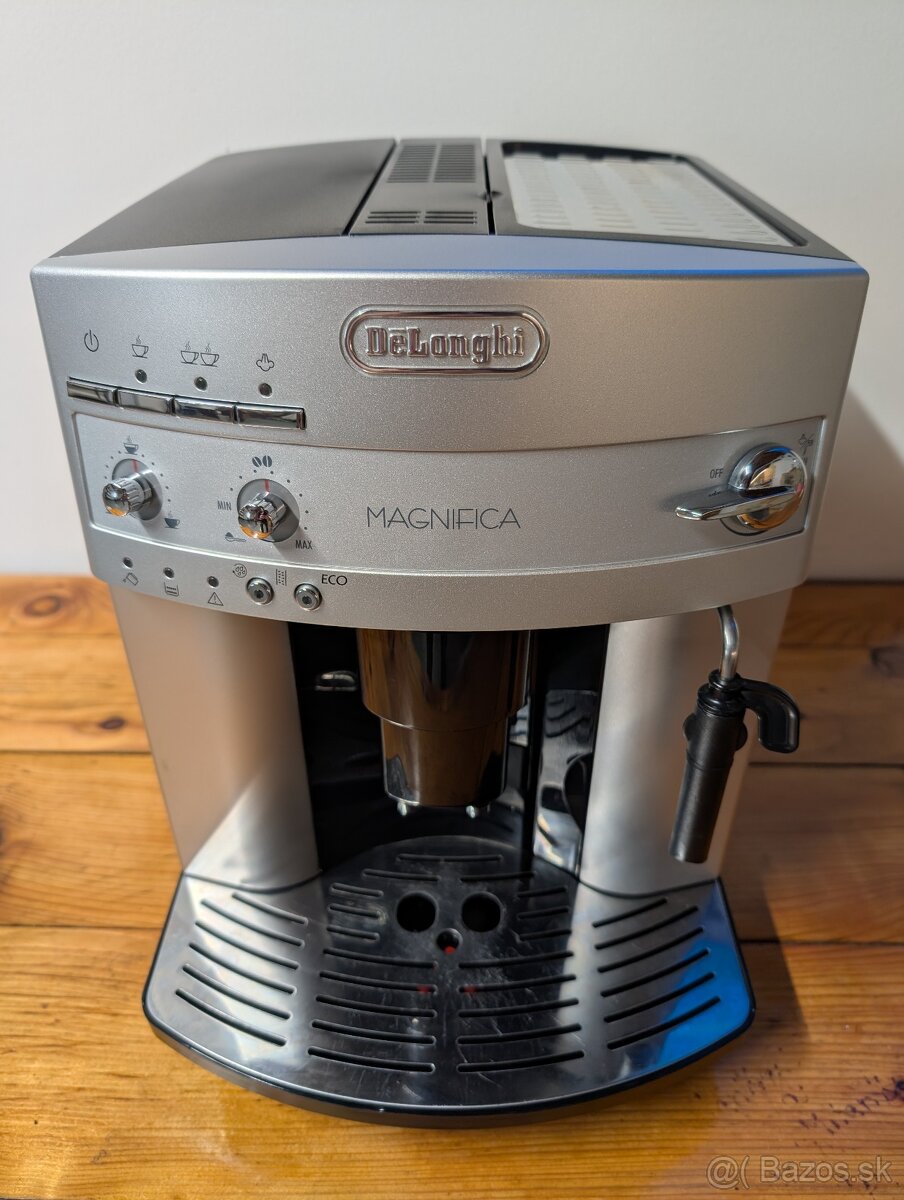 Kávovar Delonghi Magnifica