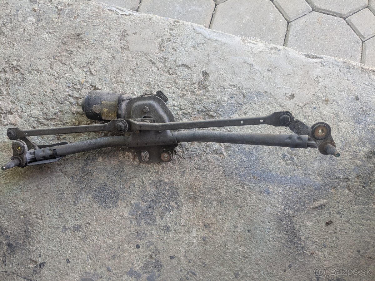 Mechanizmus stieračov Audi tt