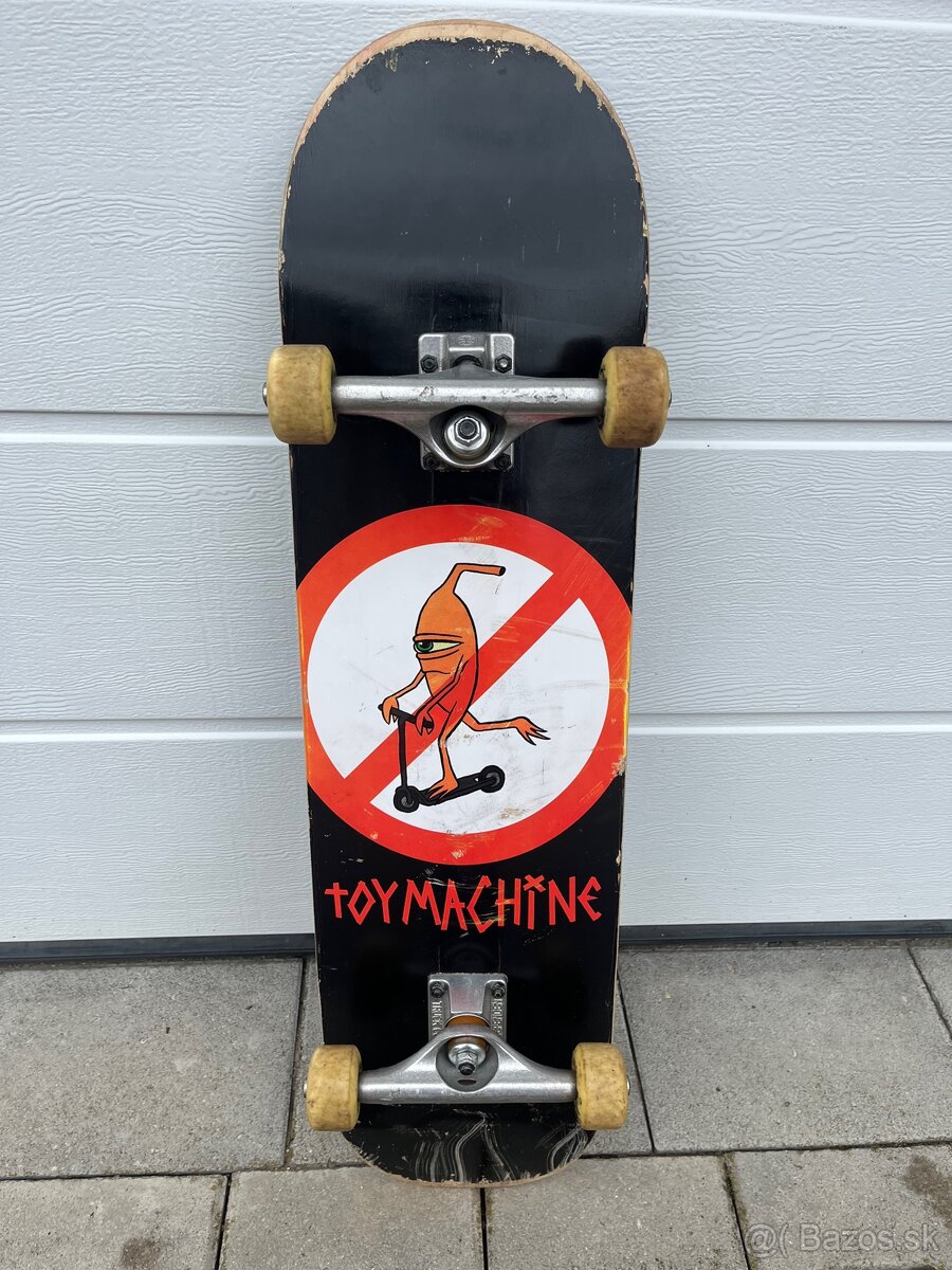 Skate Toy machine 8.25 + Independent trucks stg 11