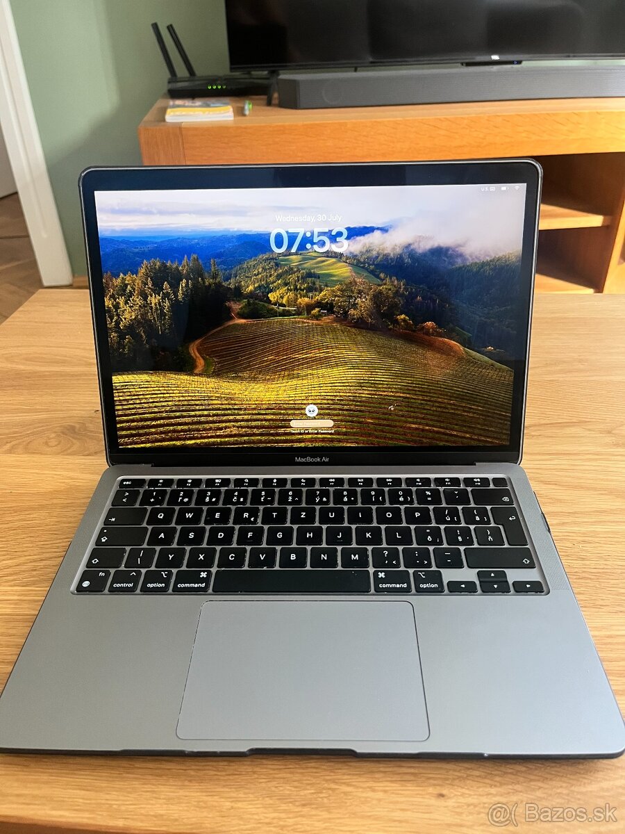 MacBook Air M1 2020 – skvelý stav