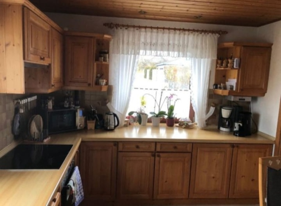 Borovicová venkovská kuchyně se spotřebiči, 5003