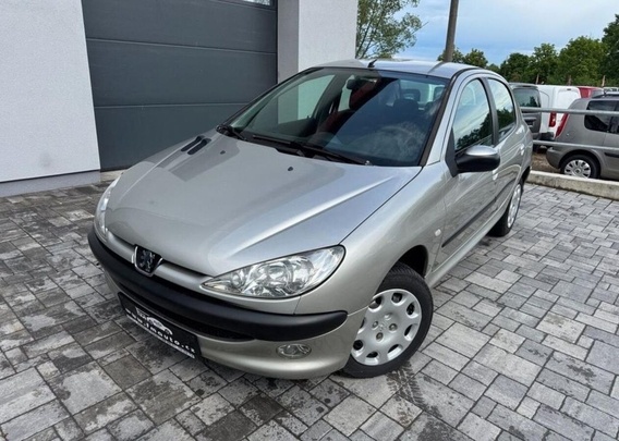 Peugeot 206 1.4 benzín manuál 55 kw