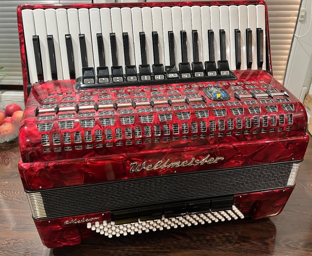Akordeón Weltmeister Meteor 120 basový - záruka -