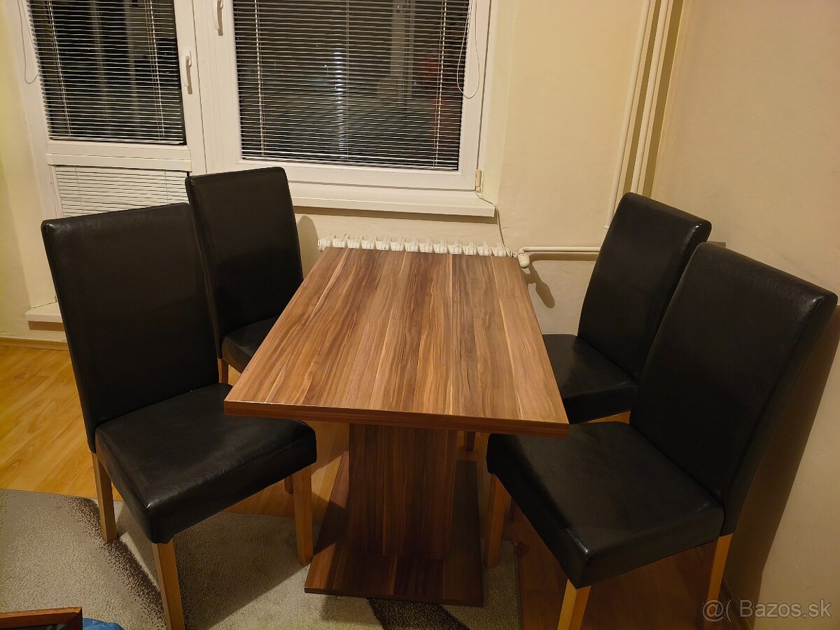 4 ks tmavohnedé stoličky