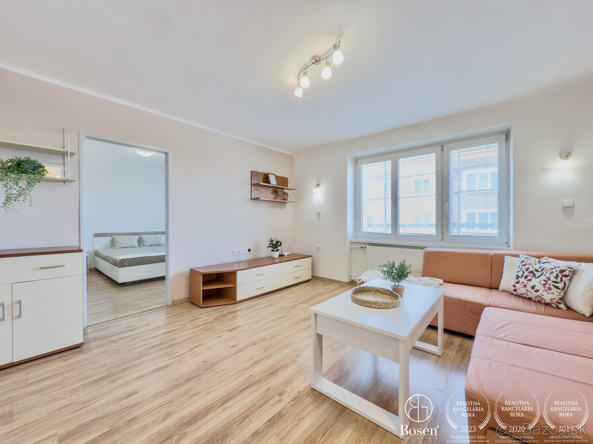 BOSEN | Zrekonštruovaný 2 izbový byt, 61m2, Družstevná ulica