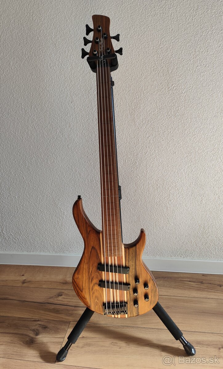 Harley Benton HBZ-2005FL NT - 5 strunová bezpražcová basa