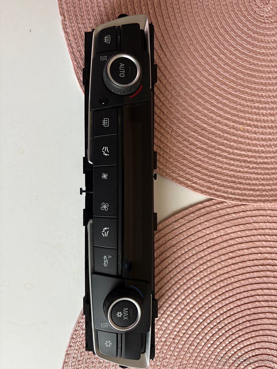 Panel klimatizacie bmw