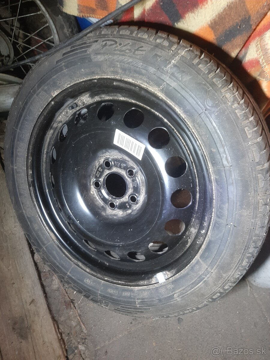 Predam novu rezervu na golf 205 55 r16