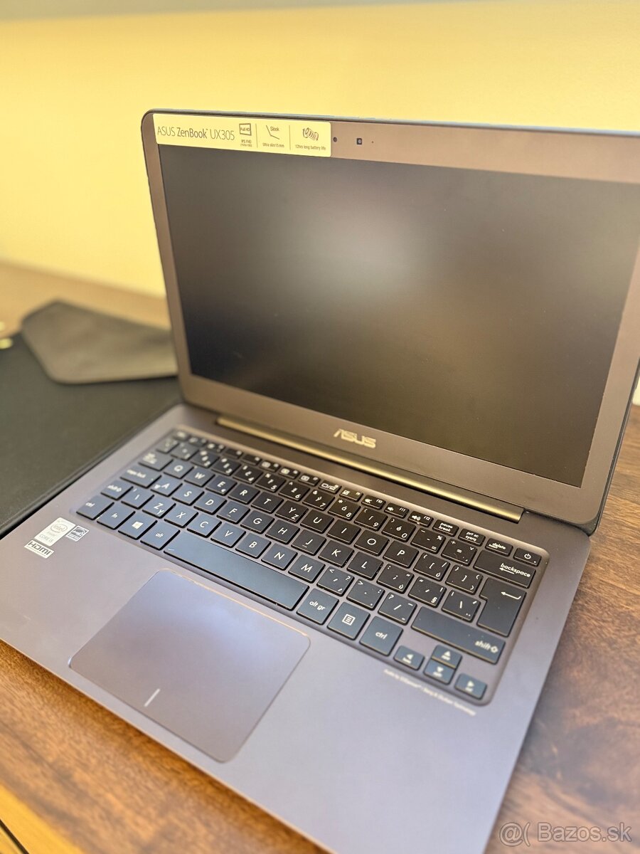 ASUS Zenbook UX305LA