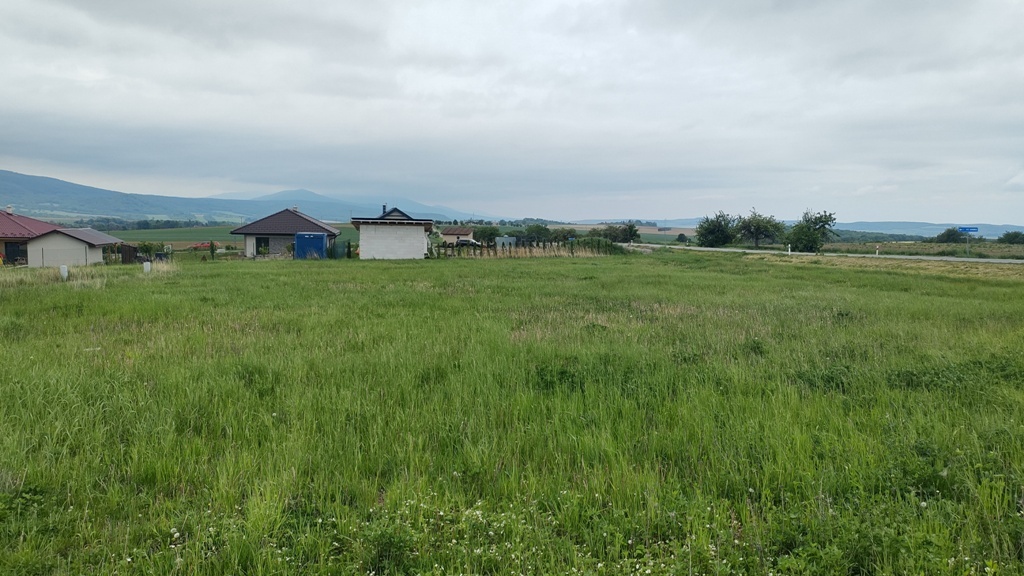 VÝŠNÁ KAMENICA - POZEMOK O VÝMERE 818 m2