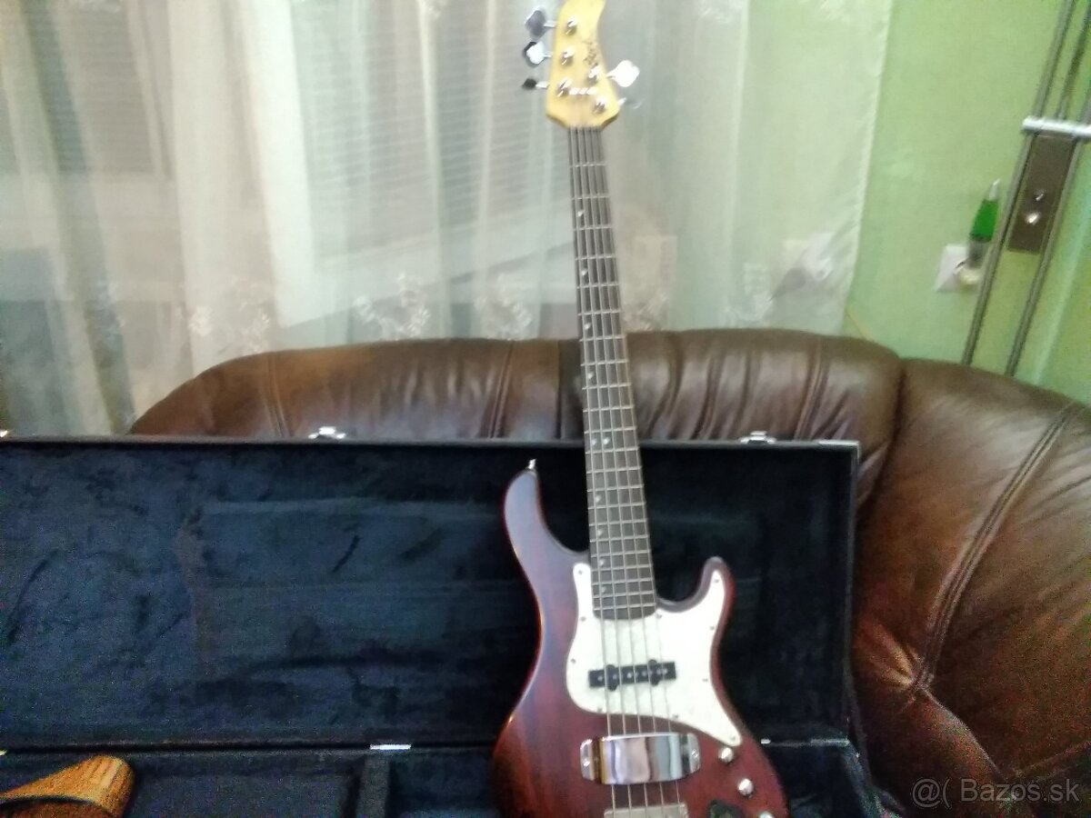 Predám bass gitaru CORT.