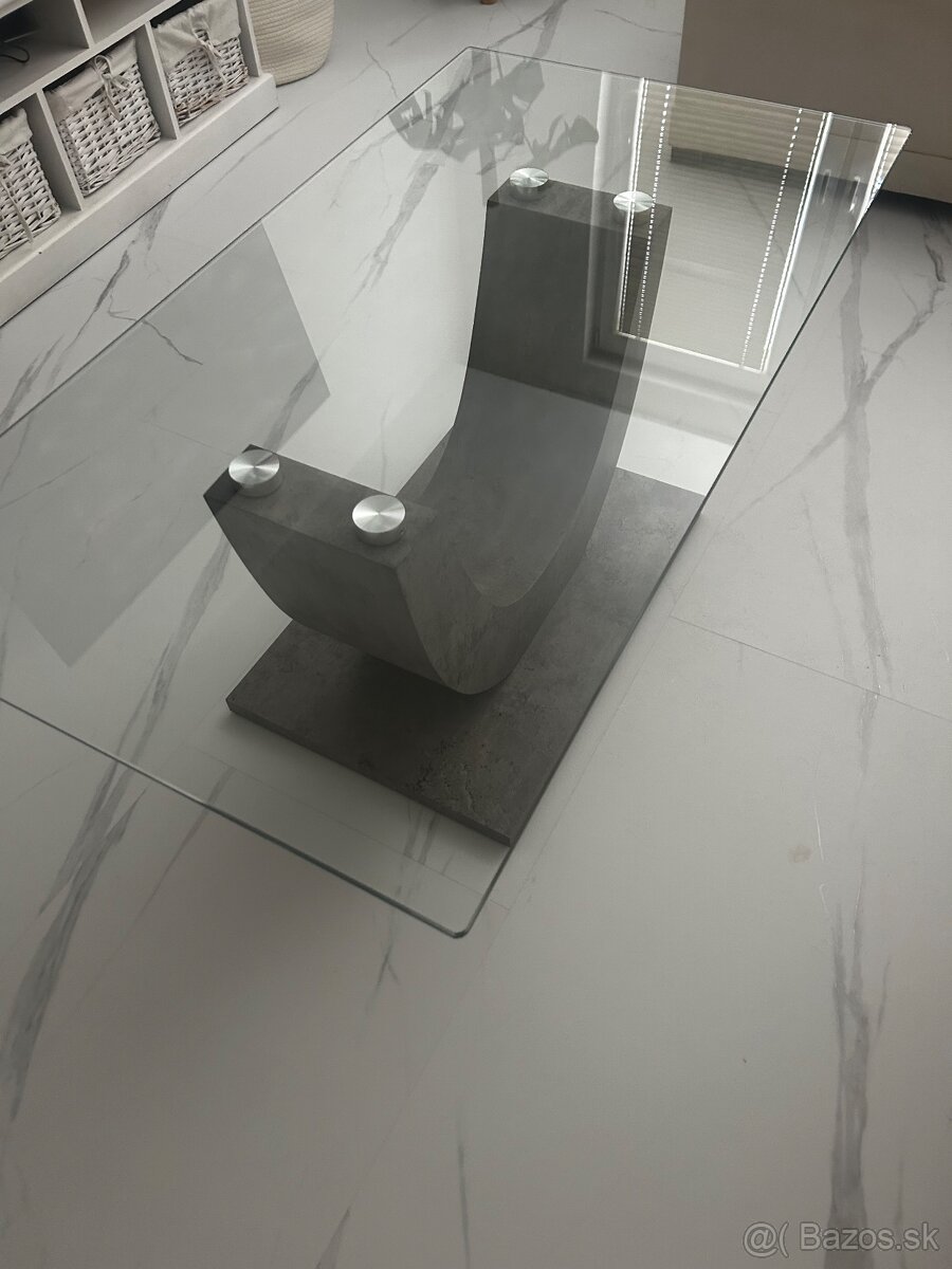 Dizajnový konferenčný stolik