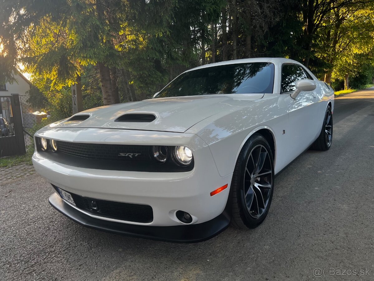 Dodge Challenger 6.4