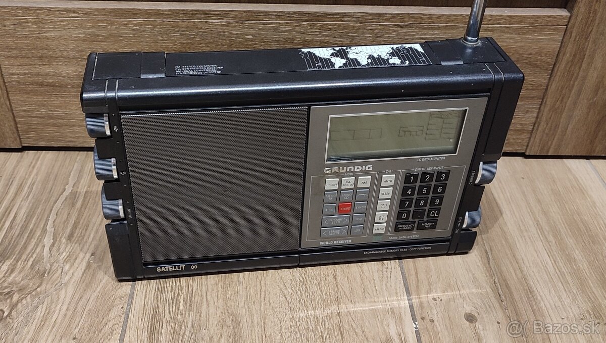 Rádio Grundig Satelit 700
