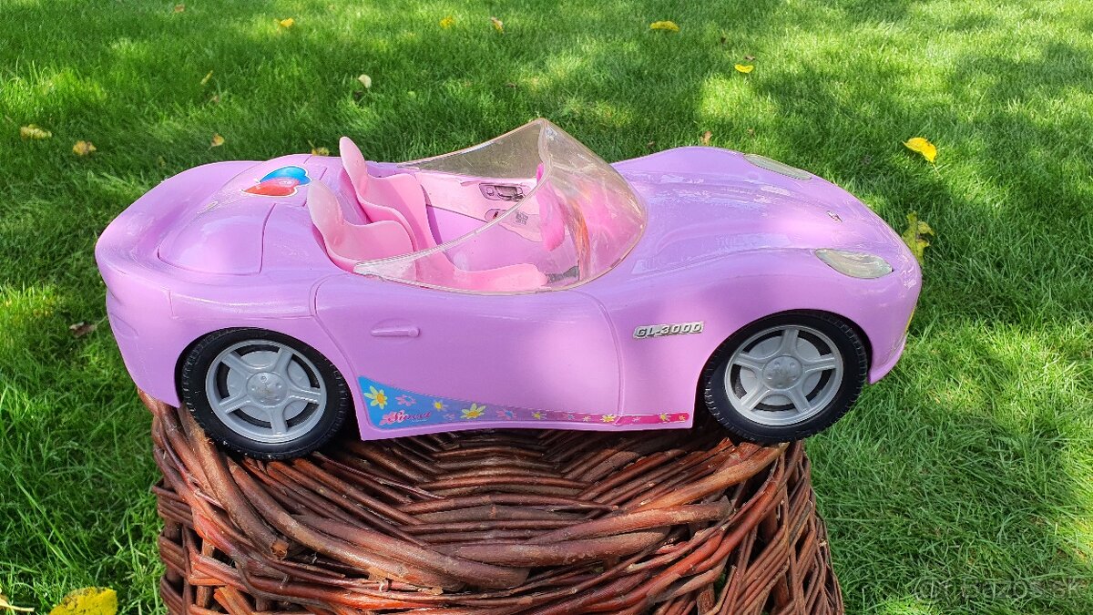 Kabriolet auto pre bábiky