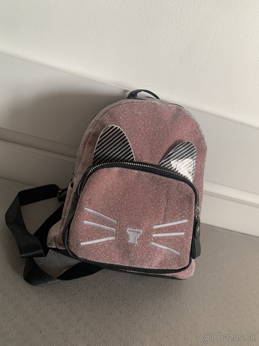 Mačičkový batoh