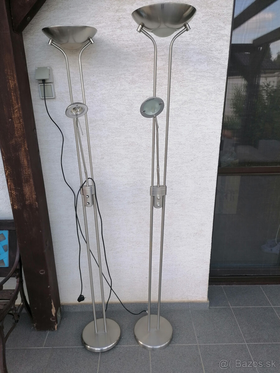 Darujem 2 stojanové lampy s 2 stmievateľnými hlasmi svetlami