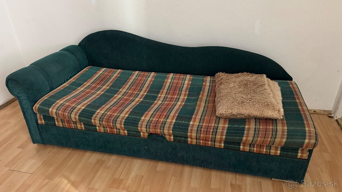 Rozkladací gauč váľanda
