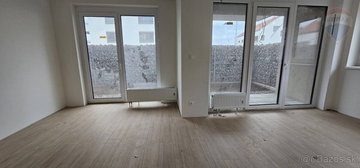 Predaj 2 izbového bytu s predzáhradkou Nitra - Kynek EXKLUZ