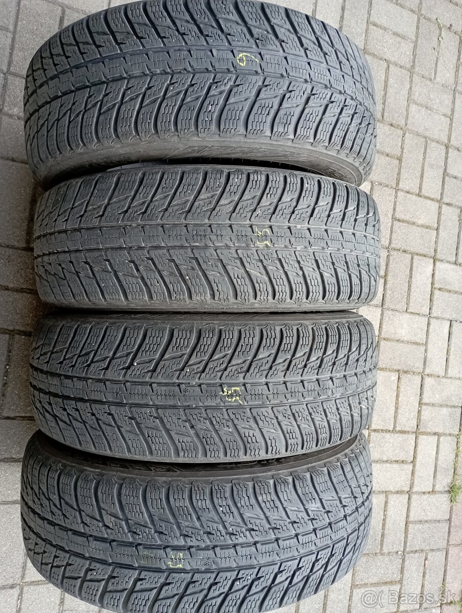4ks zimné 215/65R16 Nokian