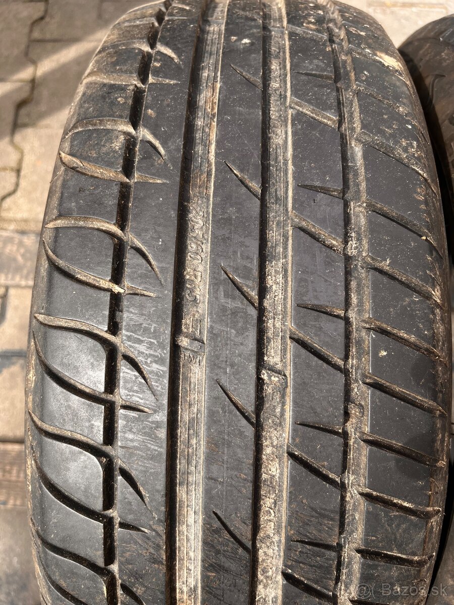 205/60R15 Taurus letne
