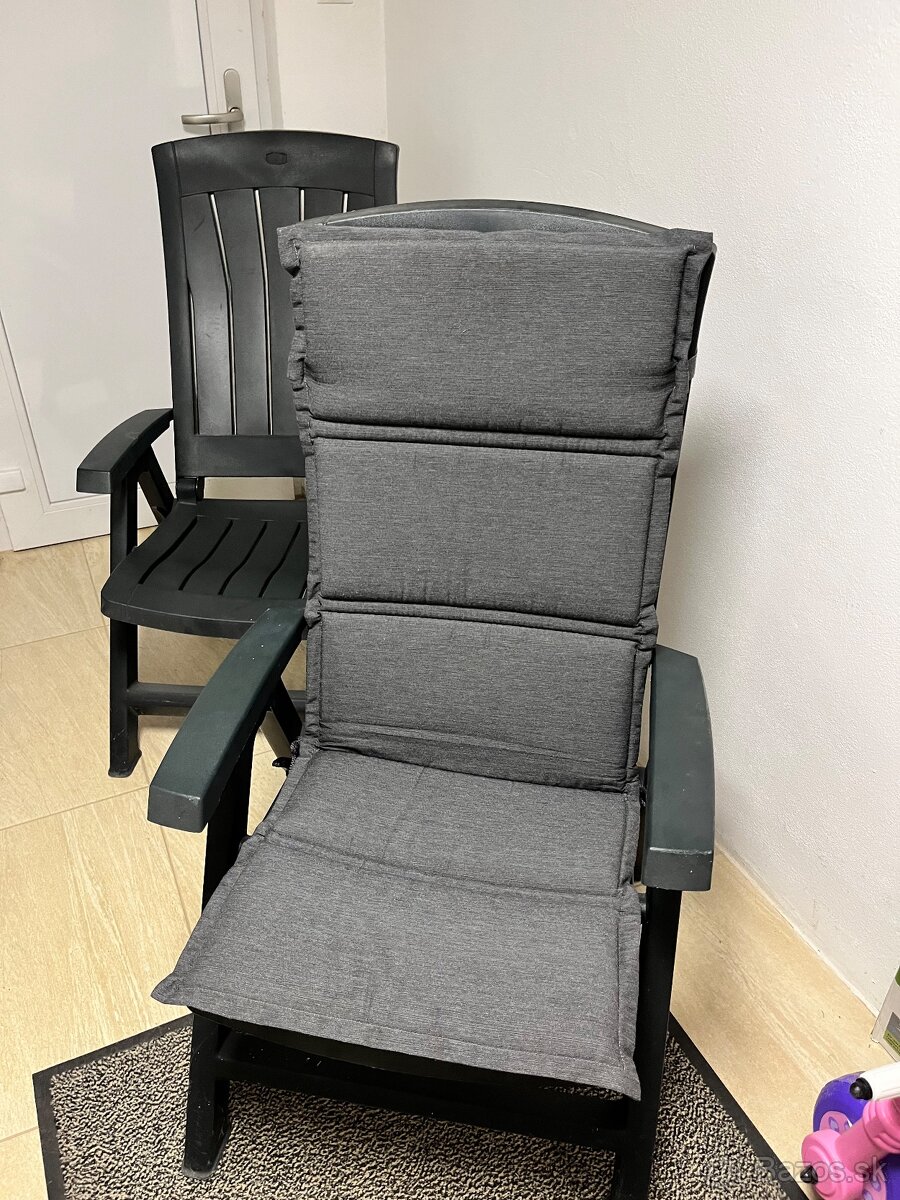 Polohovateľné plastové záhradné kreslá – 6 ks + sedáky