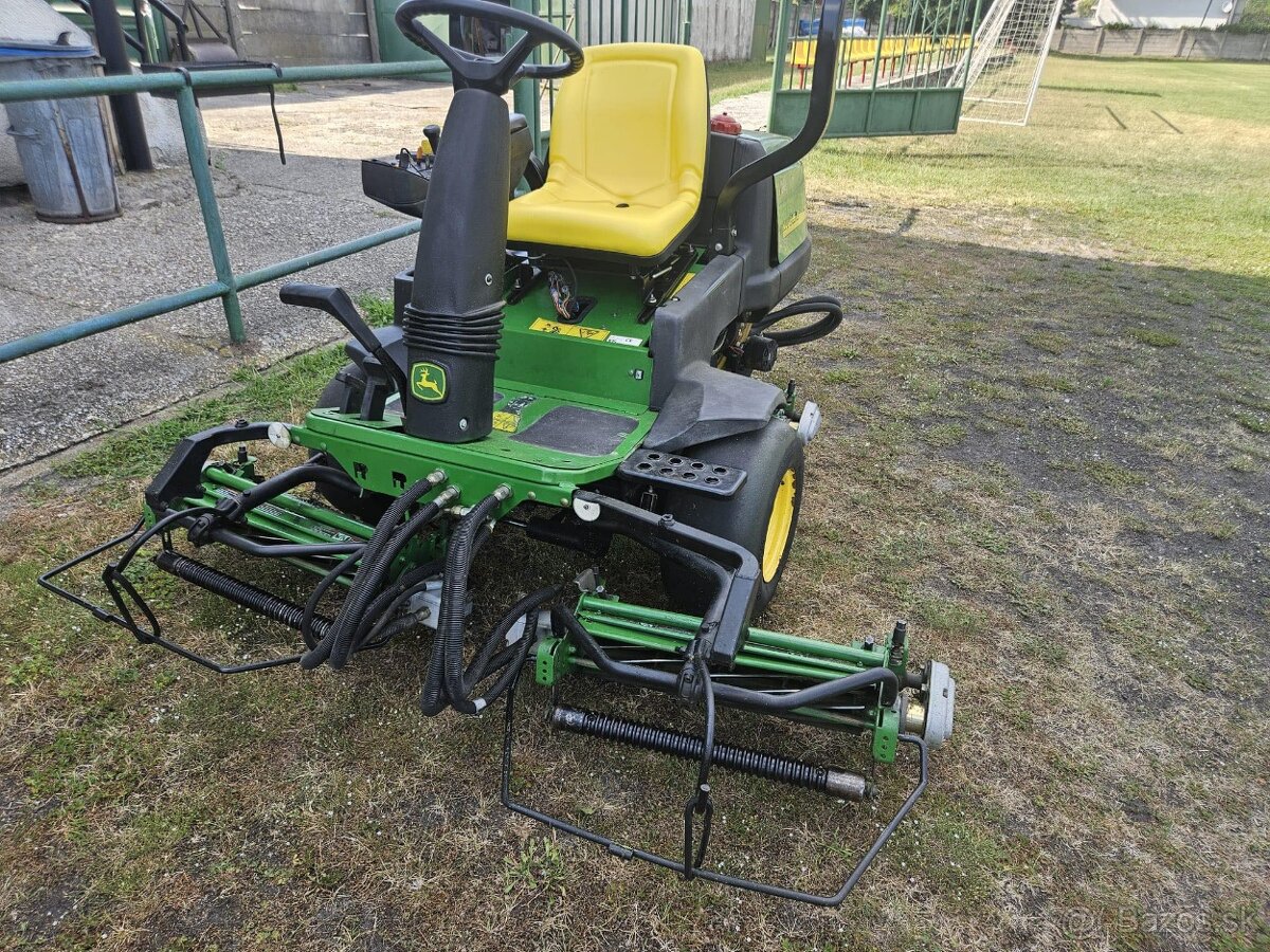 Vretenová kosačka John deere 2500A