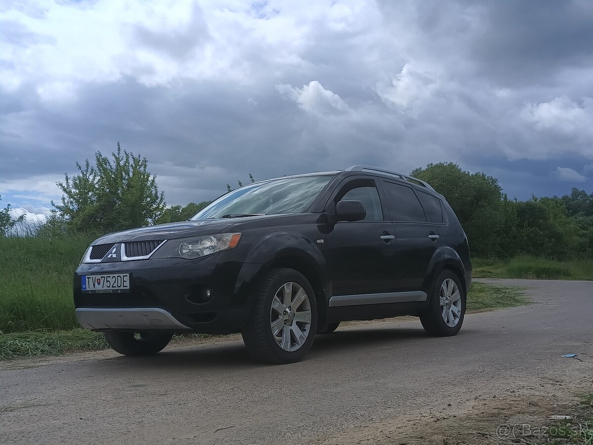 7 miestne Mitsubishi Outlander 2.4 benzín plyn LPG 4x4