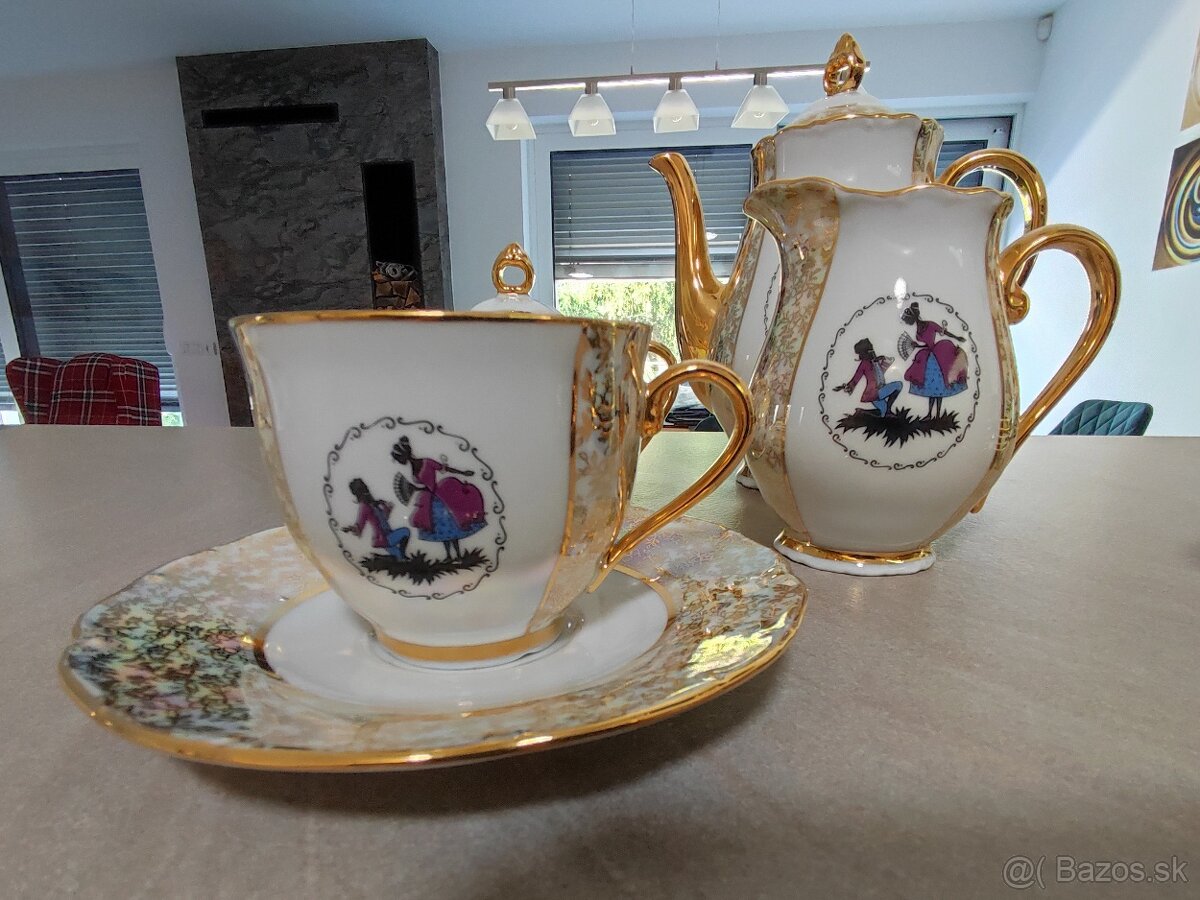 porcelán s postavičkami