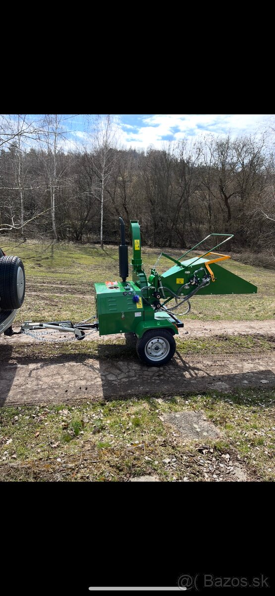 Dieslový štiepkovač 22hp