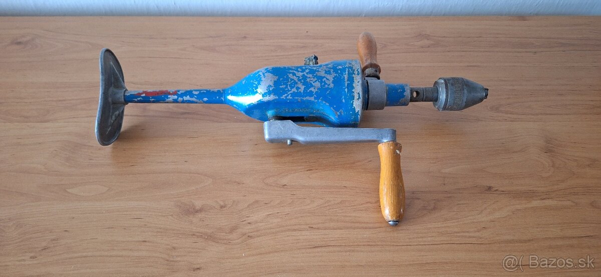 Ručná vŕtačka Vlad