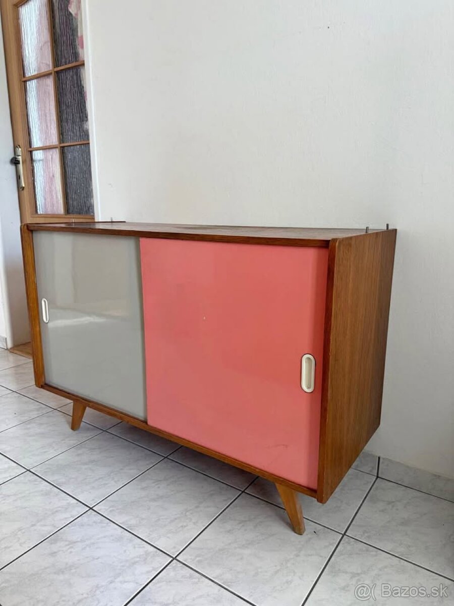 Predám dve komody 300€/ks Dizajnér: Jiroutek Jiří