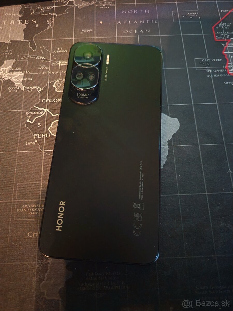 Predám používaný telefón v dobrom stave