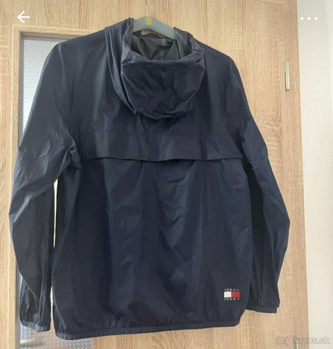 Tommy Jeans - šušťaková ľahká bunda