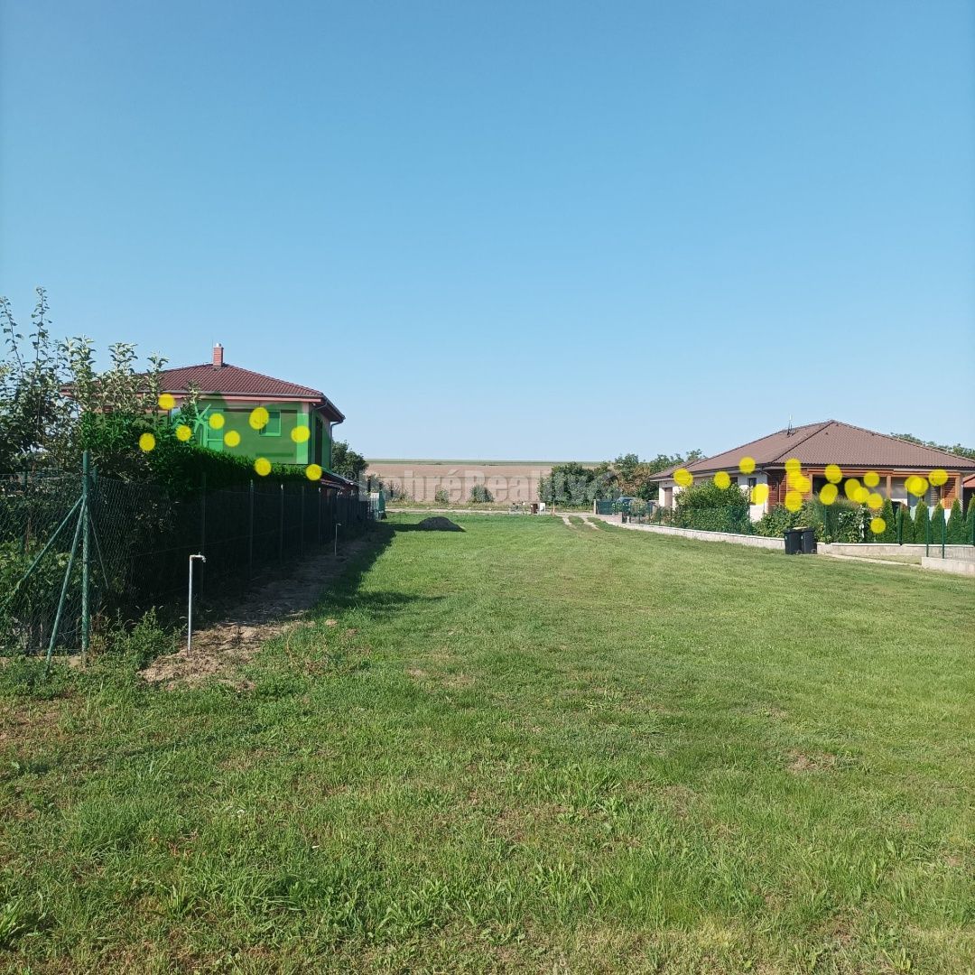 Stavebný pozemok na predaj – 1035 m², Ivanka pri Nitre | Vyd