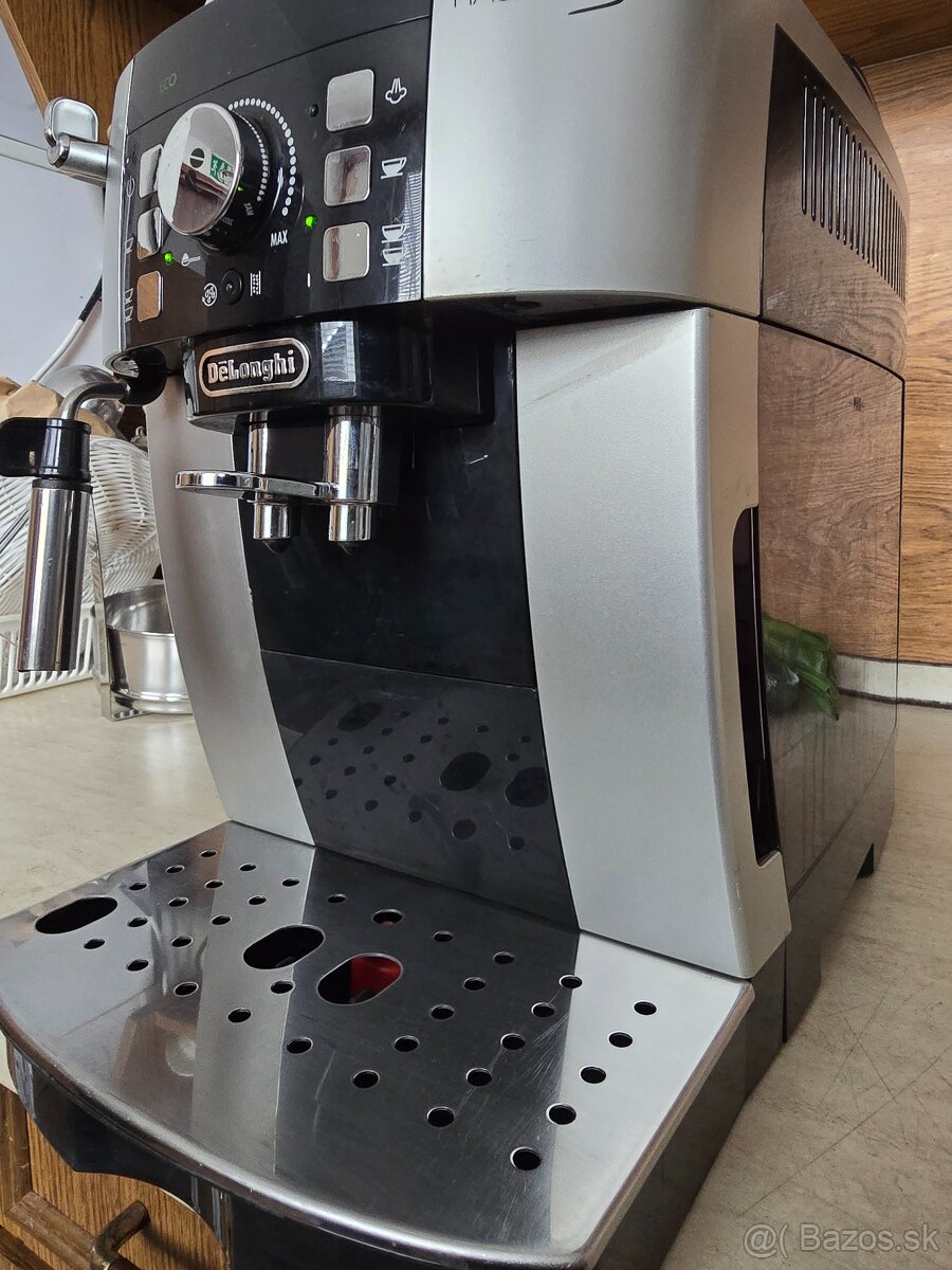 Delonghi ecam 22.115. Sb