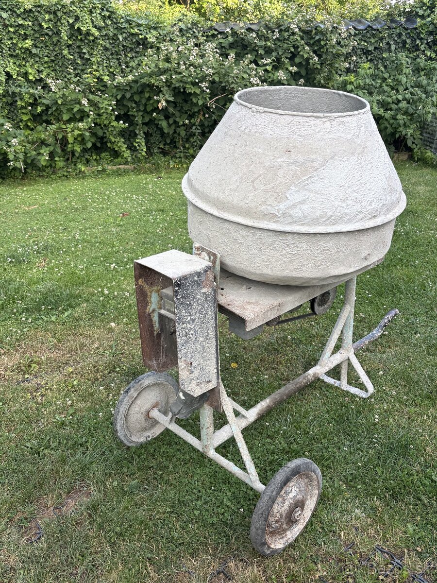 Predám továrenskú stavebnú miešačku