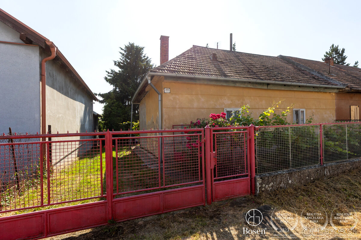 BOSEN | Starší rodinný dom s veľkou záhradou - Čeľadice