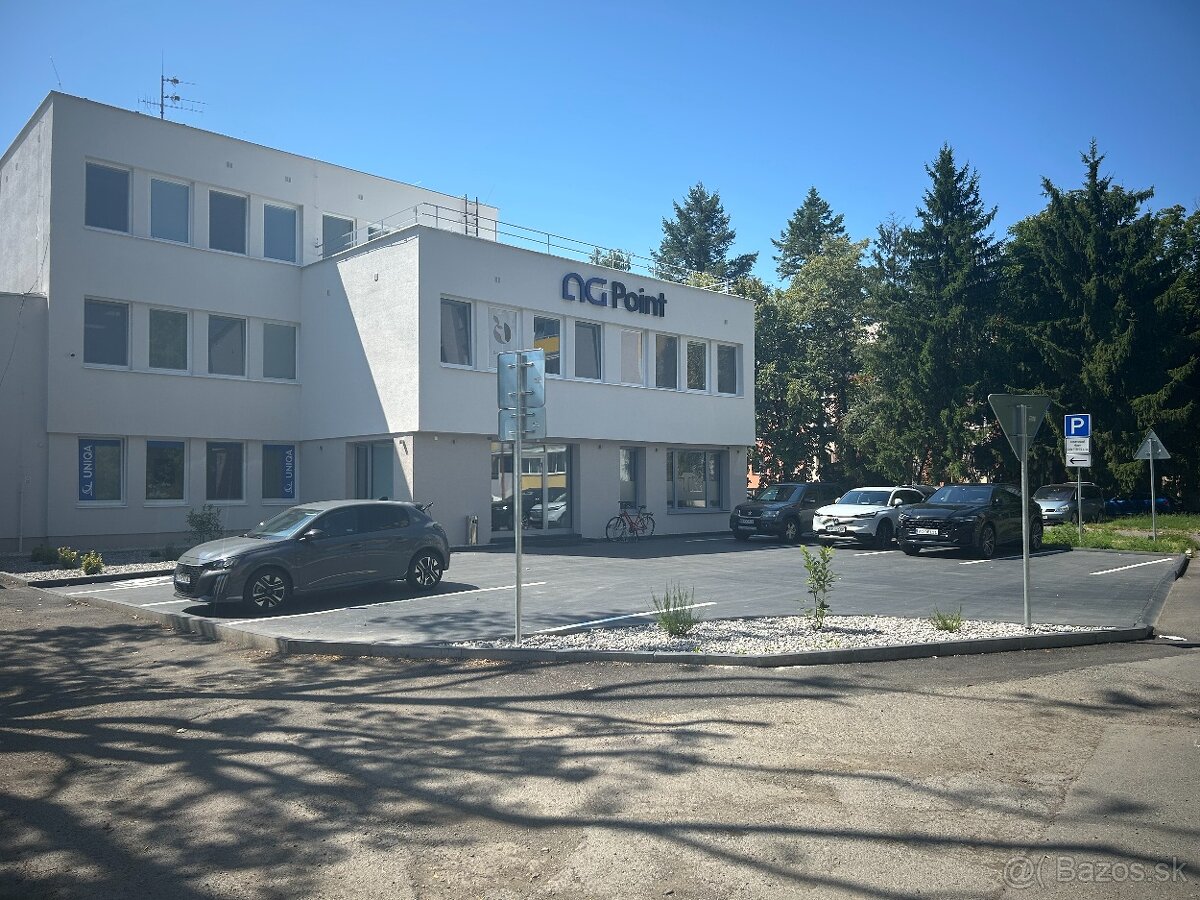 PRENÁJOM komerčného priestoru (26 m2) blízko centra Humenné