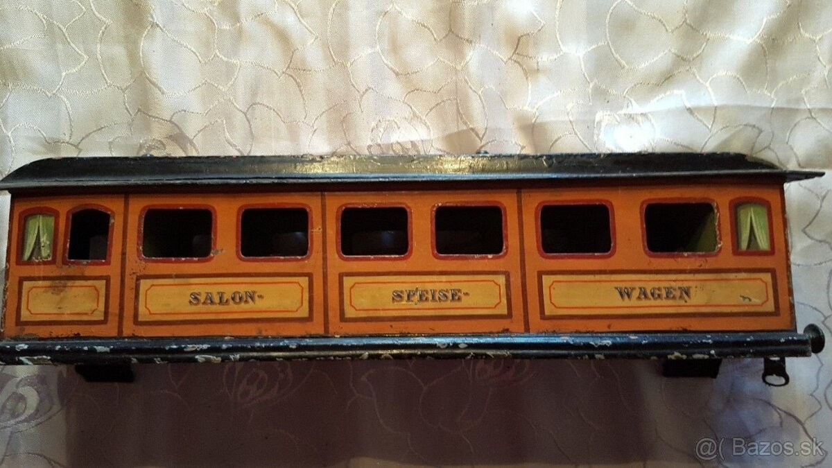 Starý plechový jedálenský vozeň, pravdepodobne rozchod 1.