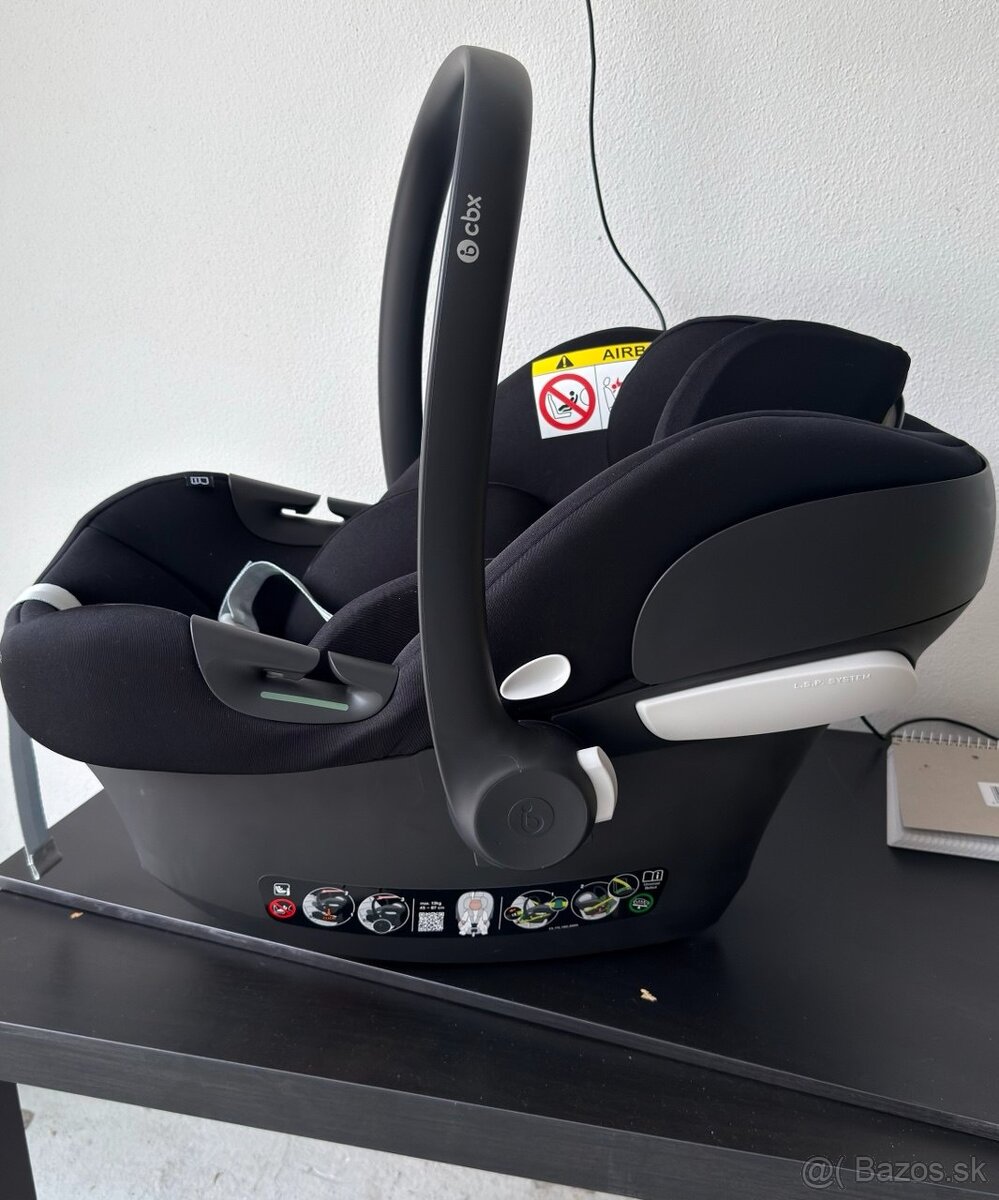 Autosedačka - vajíčko-rezervovane