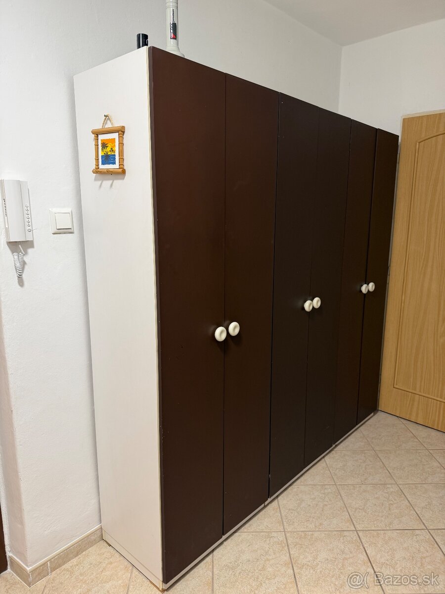 Rozpredám/darujem zariadenie bytu