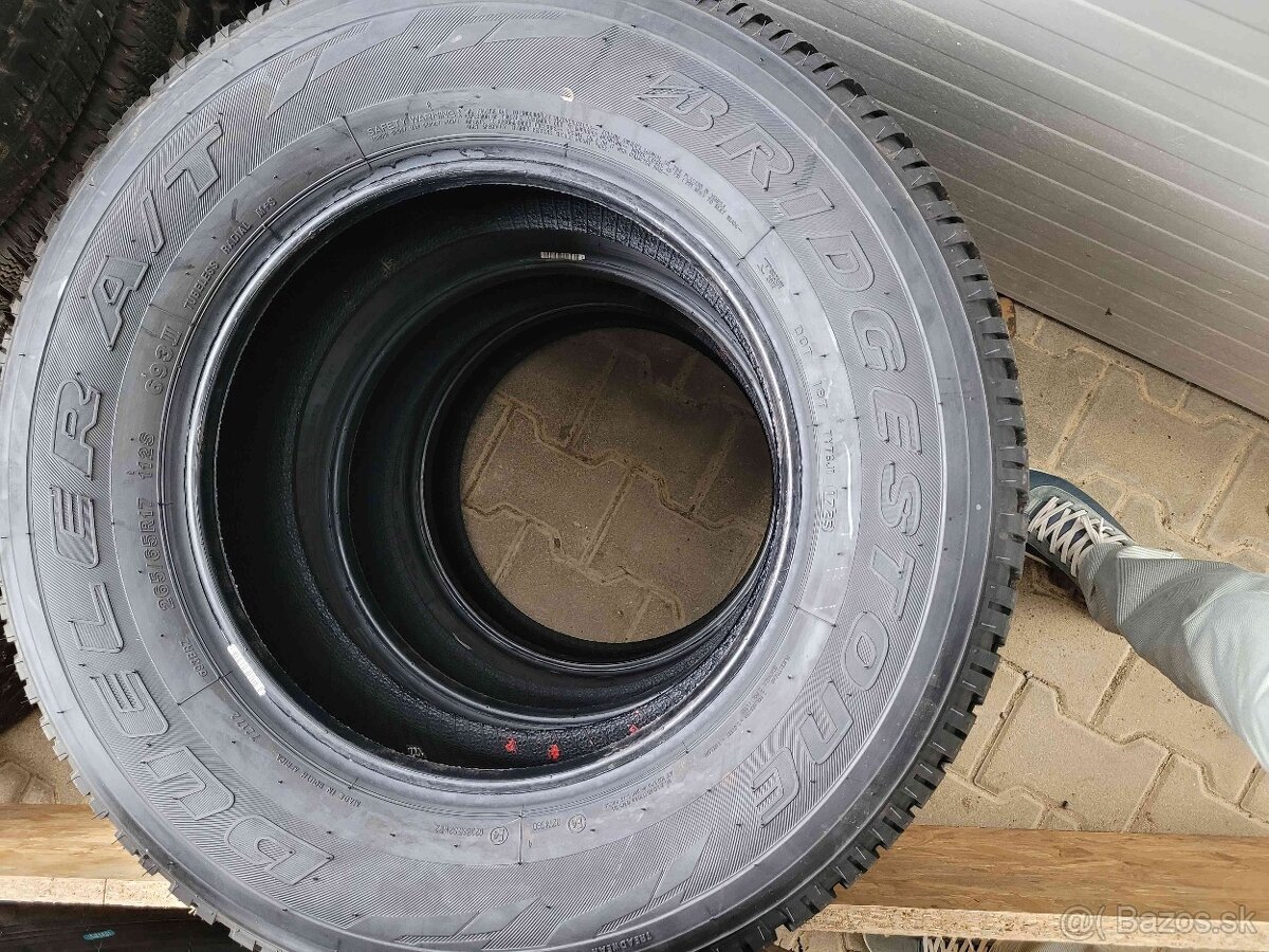 Predám nové celoročné pneumatiky 4 ks