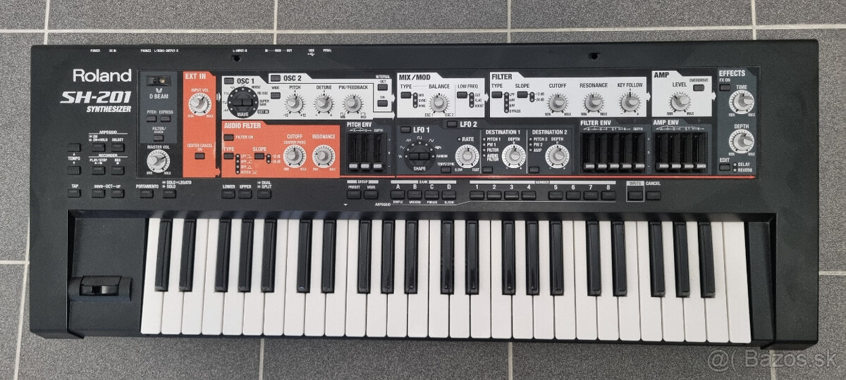 ROLAND SH-201