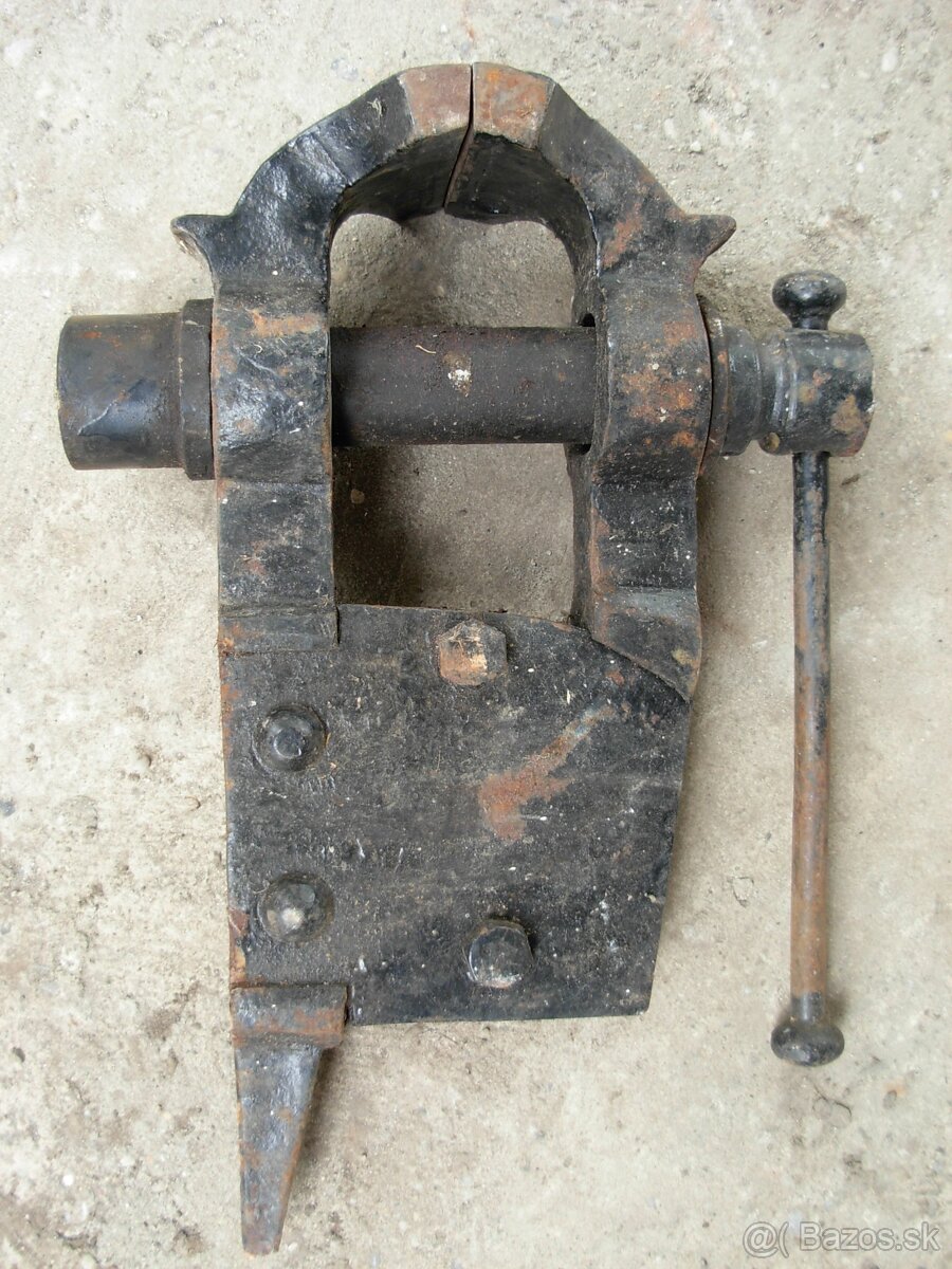 kováčsky zverák, šírka čeľustí 105 mm