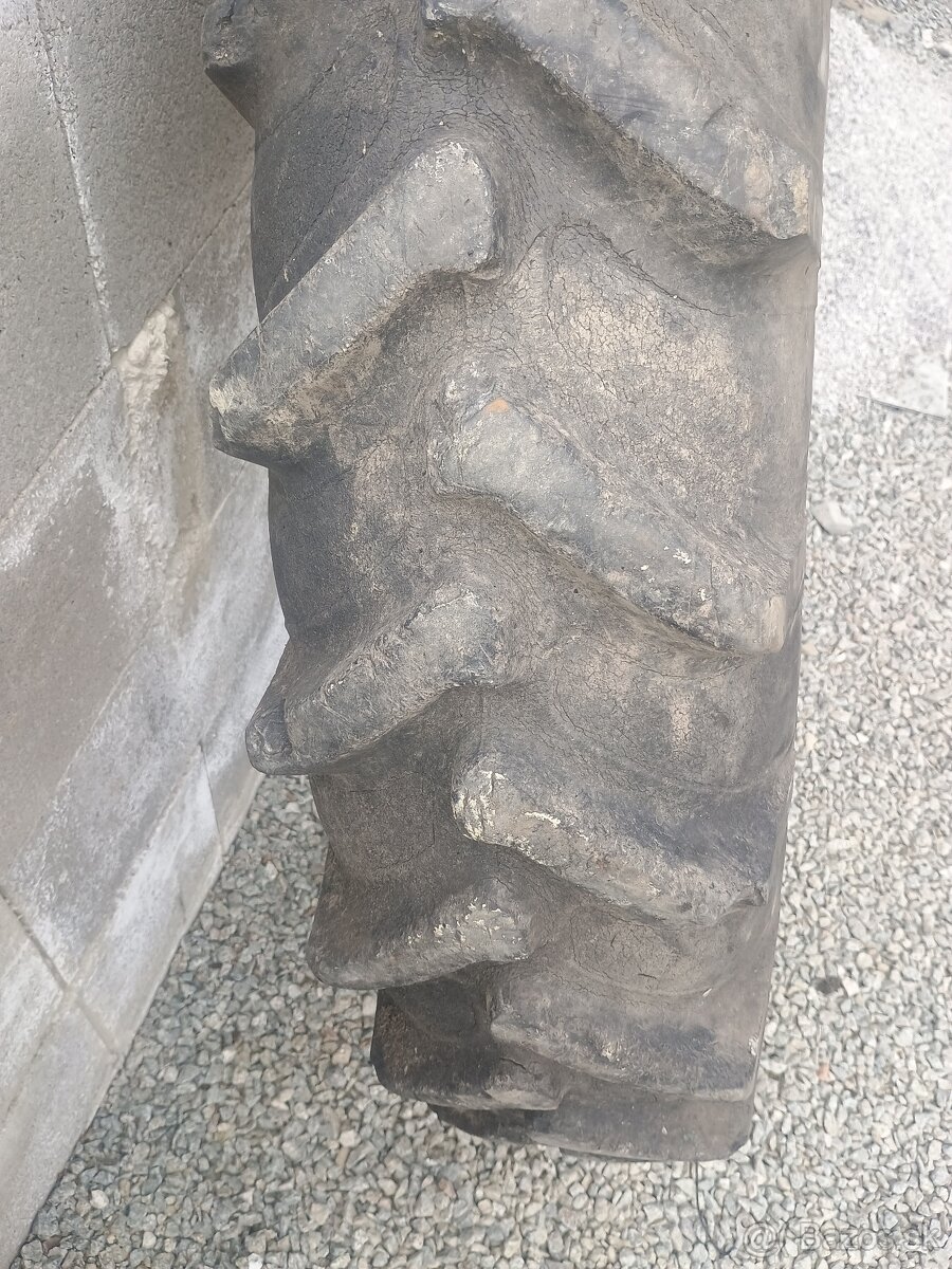 Pneu Zetor 25